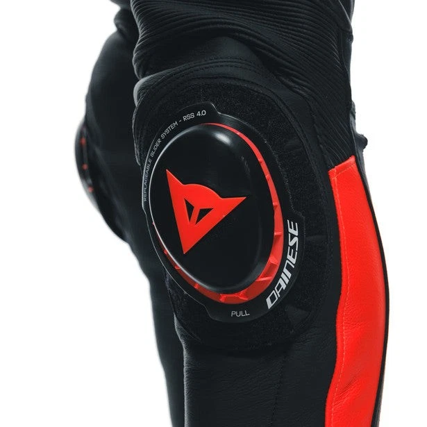 Black Fluo Red, photo 10 of 11