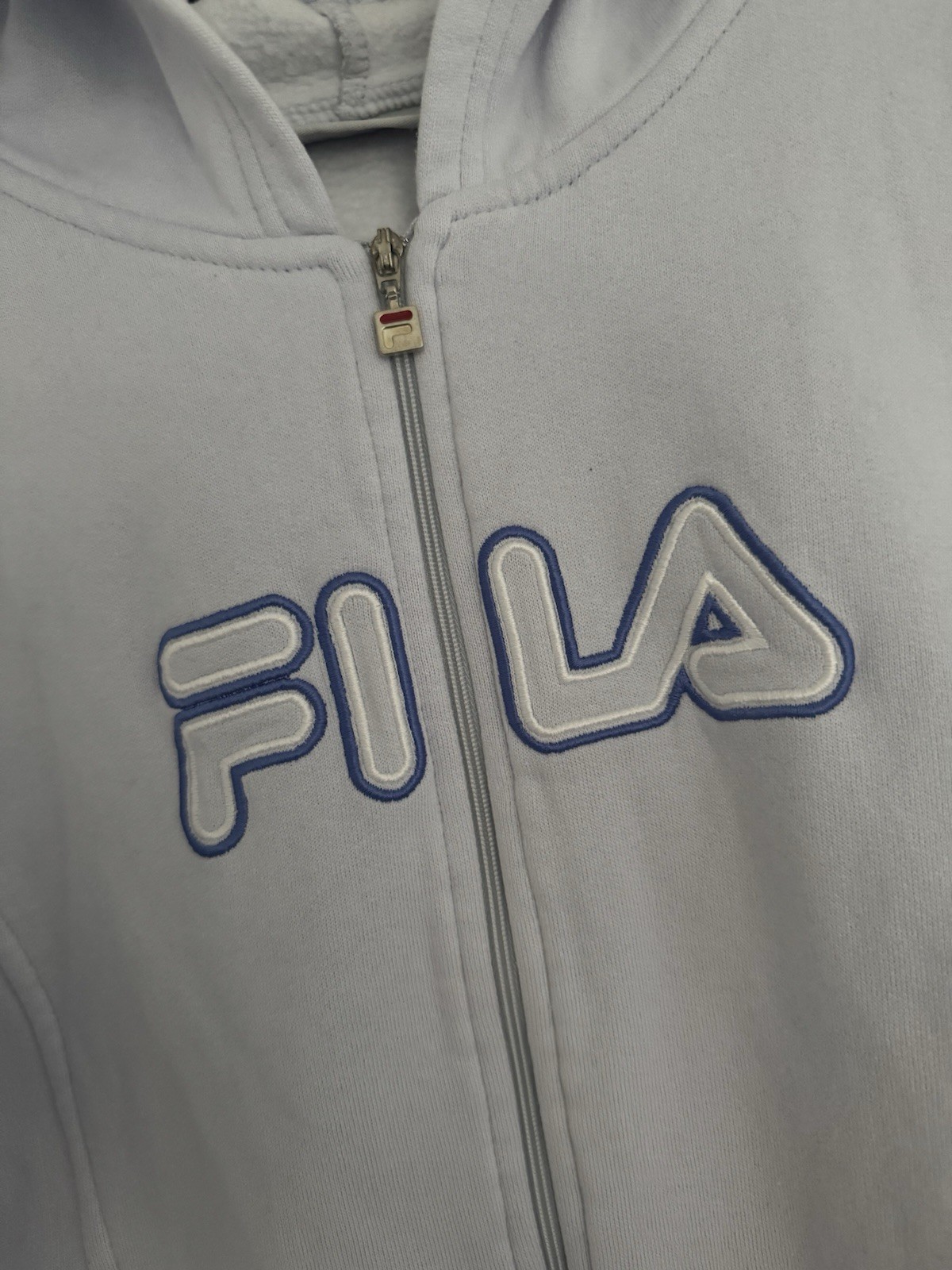 Felpa con cappuccio ritagliata Fila Baby Blue Spell Out UK 12