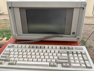 Vintage Compaq 386 Portable Computer / Model 2670