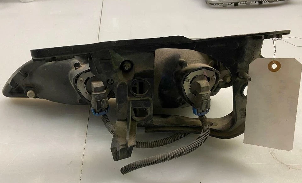 FARO DERECHO CHEVY CAVALIER 1995-1999 P/N 16518392 ORIGINAL FABRICANTE ORIGINAL USADO PIEZA GM Foto 2 de 4