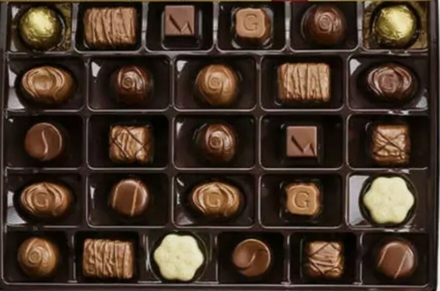 Godiva Belgium 1926 Assorted Chocolate Creations Gift Set 11.3 oz