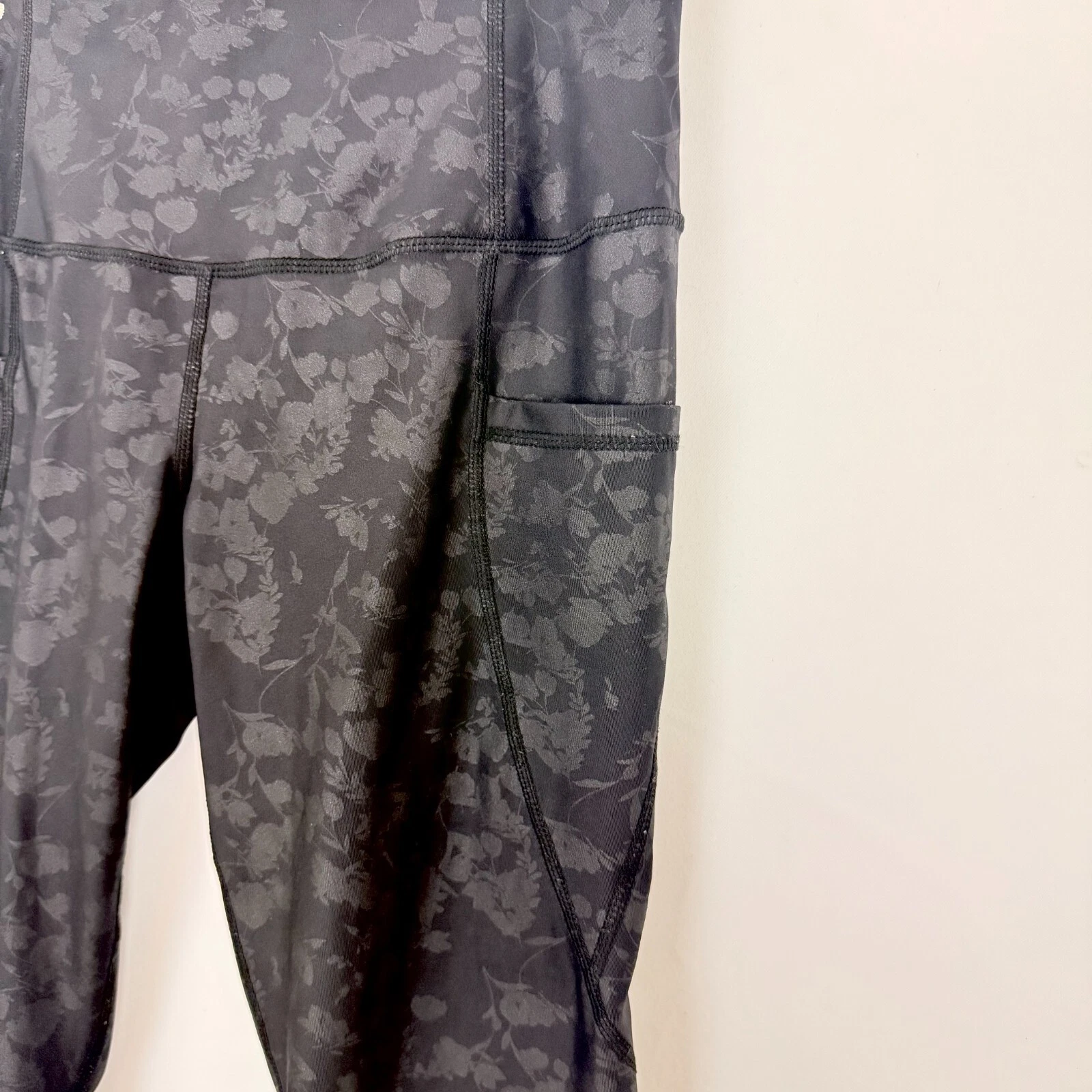 yogalicious shine floral print pocket 7/8 stretch metallic leggings