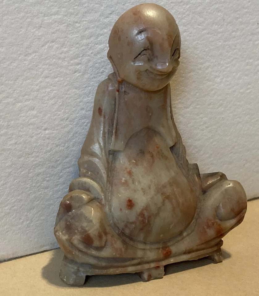 Antigua talla de piedra de jabón de Buda Foto 3 de 4