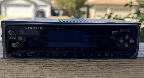 Vintage Pioneer DEQ-7200 Digital Signal Processor/EQ/15 Band (PART OR REPAIR)