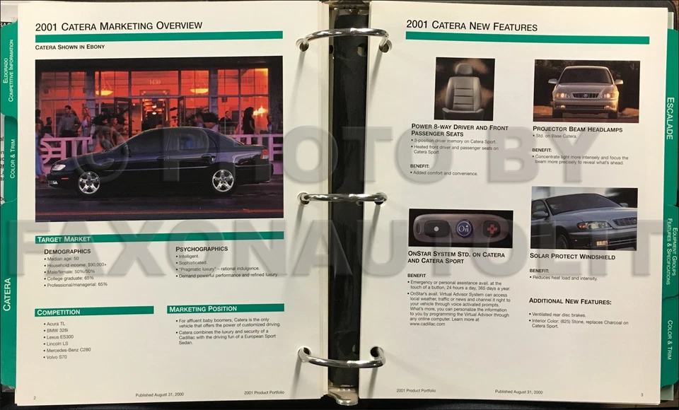Libro de datos de cartera de productos Cadillac 2001 y opción de álbum de color y tapicería Foto 2 de 2