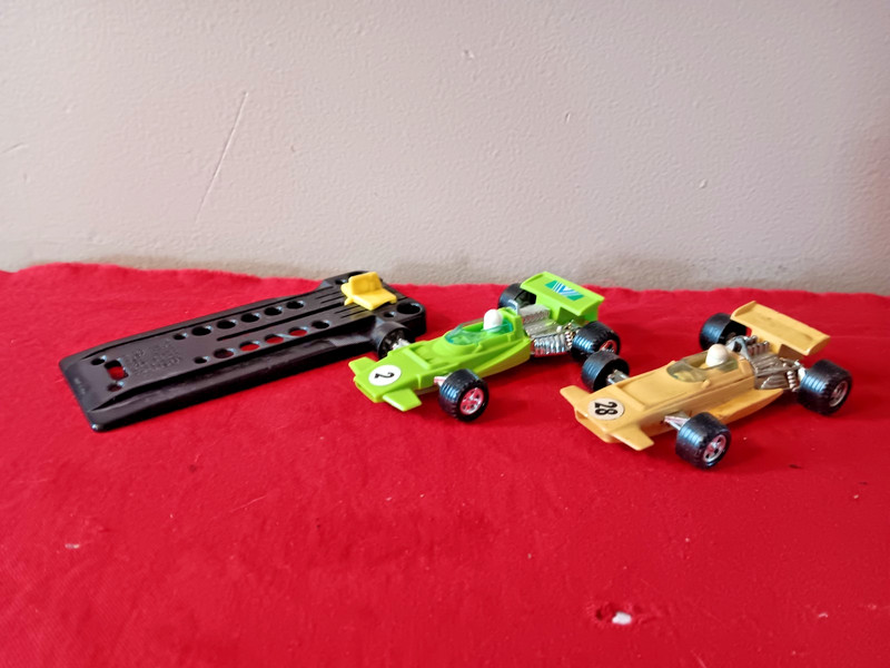 Vintage Funmate, 2 Formula 1 Cars with Launcher
