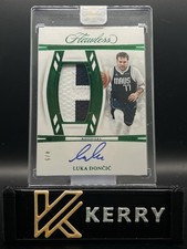 2023-24 Flawless Luka Doncic Vertical Patch Autographs Auto GU Emerald VPA /5