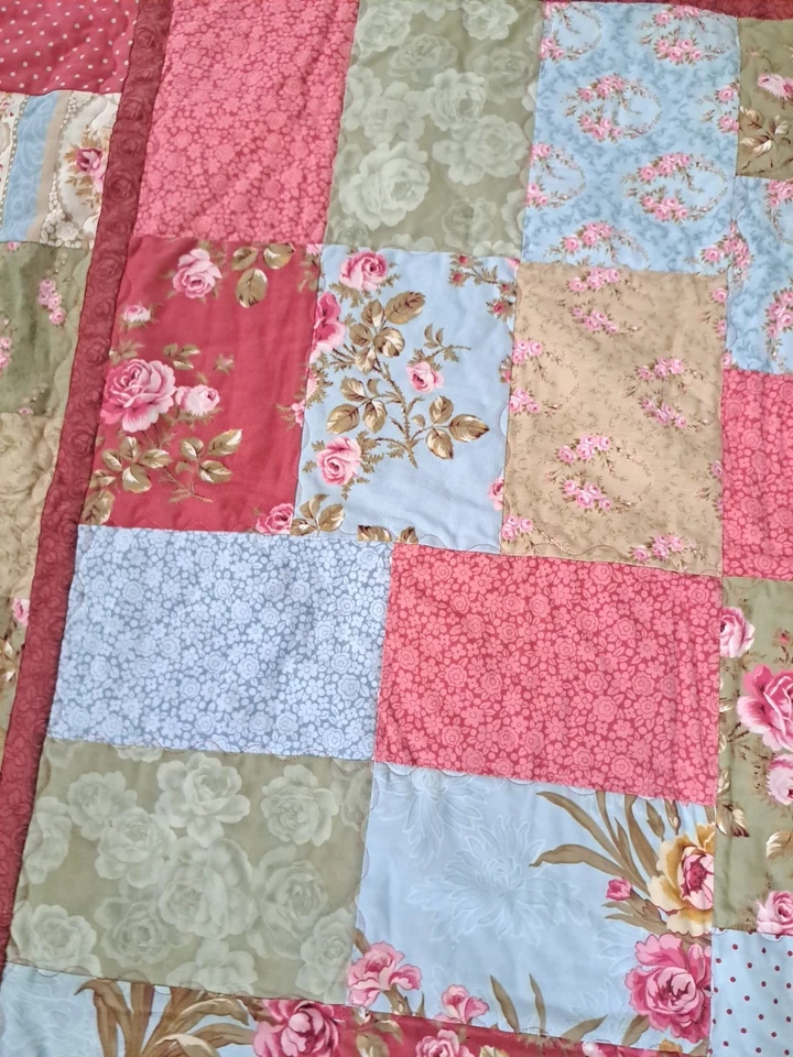 Manta Edredón Patchwork Bebé Hecha a Mano Patrón Floral 40x40 Foto 4 de 4