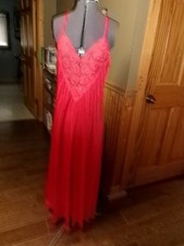 Vtg Red Vanity Fair USA red lace bodice flowing Nylon Long Gown Nightgown S/M