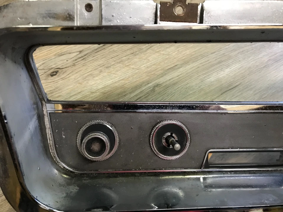 Buick Skylark 1964 LH tablero inserto bisel de ajuste usado GM + limpiaparabrisas, interruptor de luz Foto 2 de 4