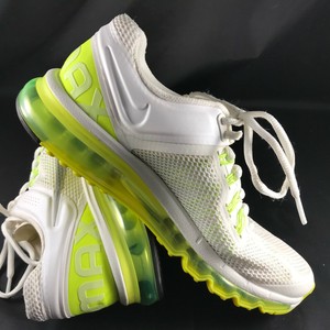 womens white nike air max 2013