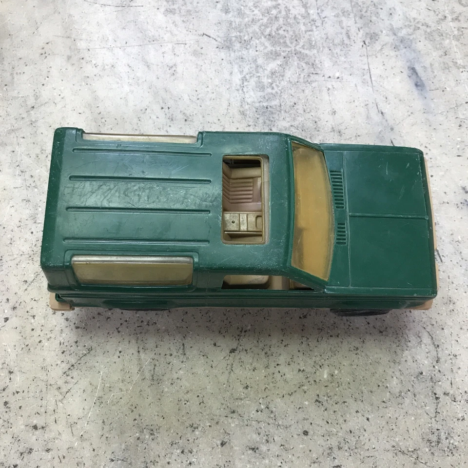 Vintage Strombecker Tootsie Toy Ford Bronco II Plastic 10” Green Tan Fast Ship! - Image 2 of 4