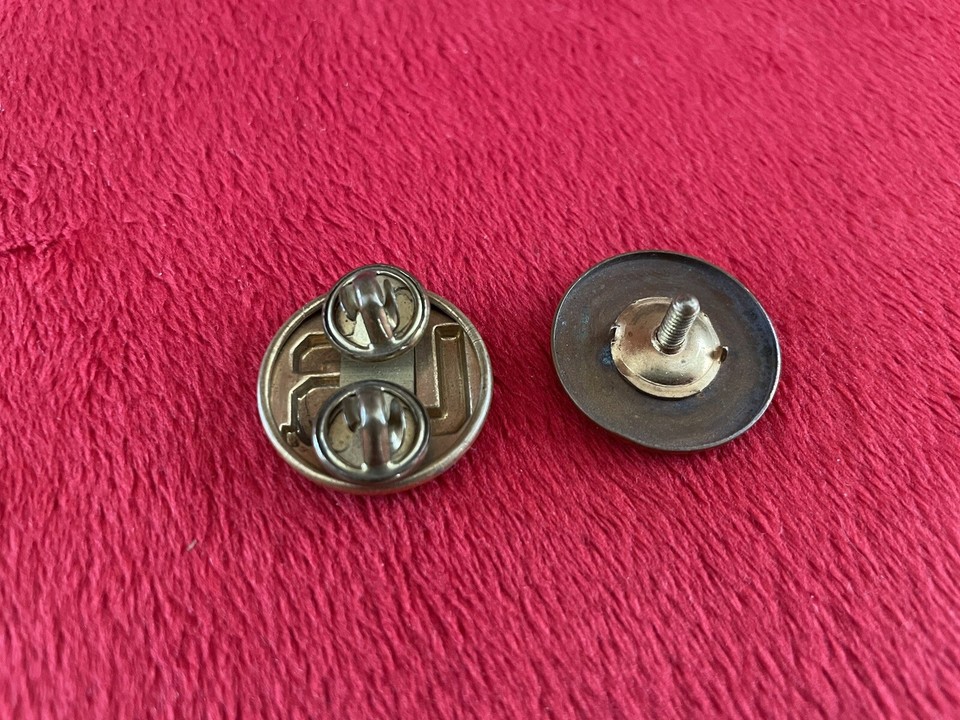 WW2 US Army Quartermaster Corps Uniform Collar Disk Screw Pin Back