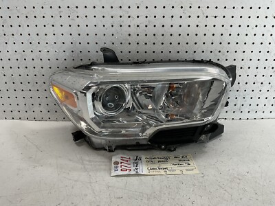 2016 2018 2019 TOYOTA TACOMA RIGHT SIDE HEADLIGHT OEM 1 BROKEN TAB