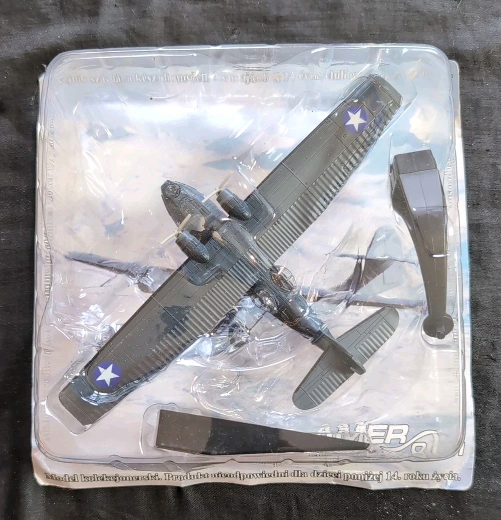Amercom 1/144 Scale Aircraft AM2503D - 1942 Consolidated PBY-5A Catalina Q995