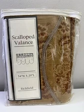 Richfield Scalloped Valance 54” W X 20” L (137 CM X 50 CM) New