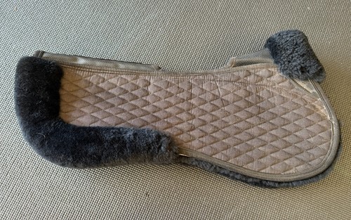 Stubben Streamline Lambswool Half Pad Black Size Large