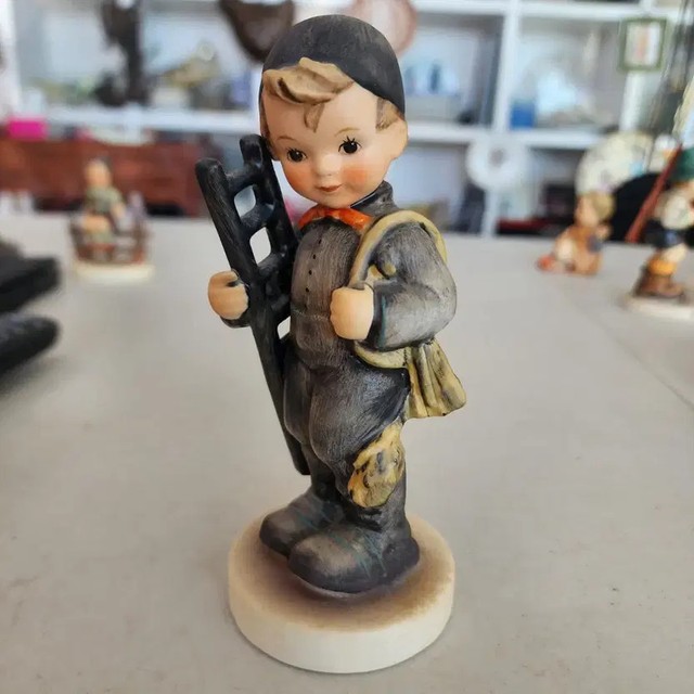 German Goebel 1970s Hummel Figurine 14.7cm
