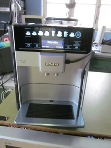 Siemens EQ.6 Plus S300 Kaffeevollautomat - Silber