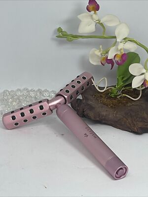 Maelys Thrill-Me Toning Body Roller Vibrating Body Massage Tool - New - Ret $135