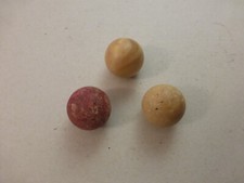 Lot de 3 cochonnets de pétanque en buis diamètre 30mm dont 1 neuf 