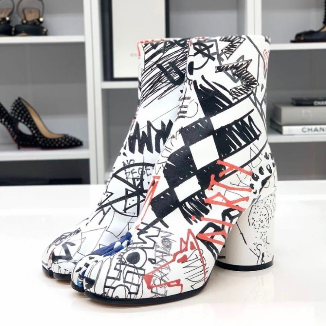 Maison Margiela Leather Paint Tabi Boots 35 White X Black X Maison Margiela Leather Paint Tabi Boots 35 White X Black X