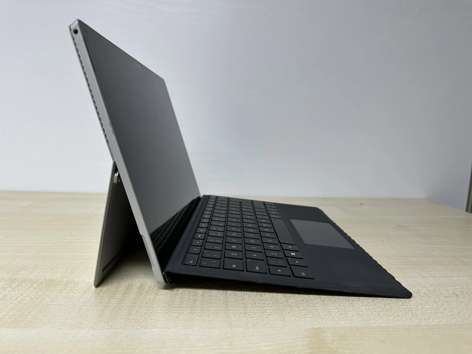 Microsoft Surface Pro 4 2 in 1 Laptop touchscreen i5-6300U 4GB RAM 256GB SSD - Image 4 of 4