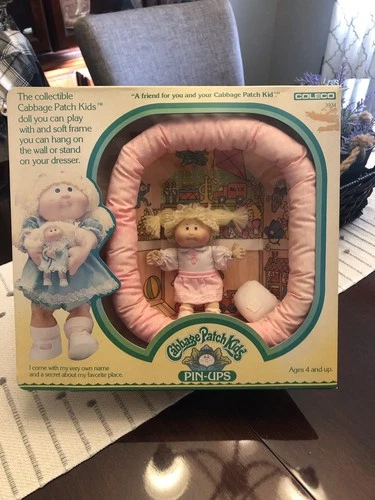 Vintage 1983 Cabbage Patch Kids Pin Ups Doll ELLEN MONA and Her Bedroom Coleco
