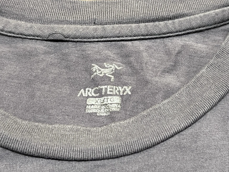 Arc’teryx Canadian Mountain Holiday Heli-Skiing Gray T-Shirt - XL - Image 3 of 4