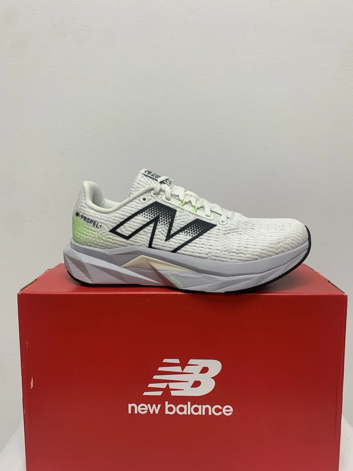 NEW BALANCE FUELCELL PROPEL v5 Women's NEW D Wide Width Size 7.5 Only