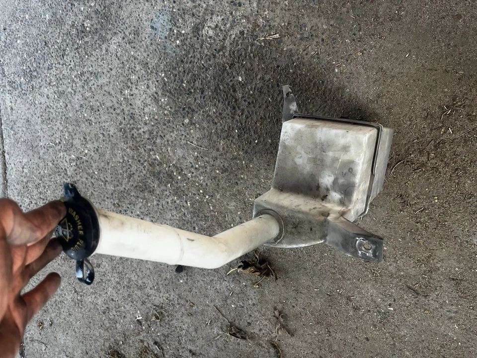 Ford Mustang 2005-2009 lavadora parabrisas líquido depósito botella fabricante original CIVA4 Foto 2 de 4