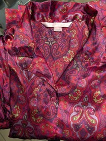 VICTORIA'S SECRET satin Pajama Set Small Paisley Pink MINT CONDITION NWOT