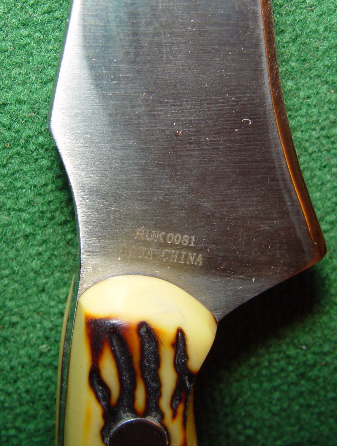 RUKO "Sharp Finger" Faux Antler Hilt 7" Hunting and Skinning Knife with Sheath