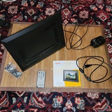 Kodak EasyShare SV811 Digital Picture Frame with Remote and Power Adapter