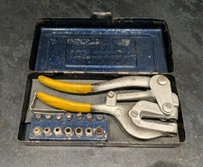 ROPER WHITNEY CO. NO. 5 JR HAND PUNCH IN CASE 