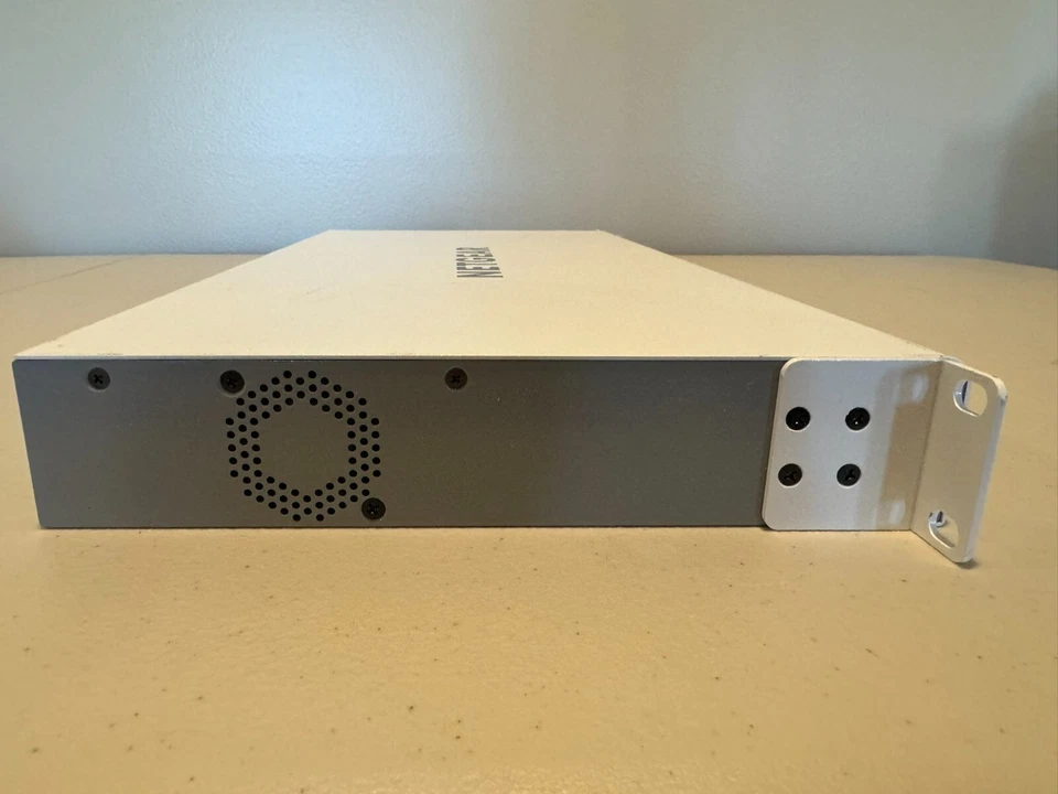 Netgear GC752X Managed Gigabit Switch - Image 4 of 4