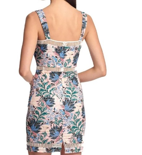 Vestido ajustado floral sin mangas GUESS Los Angeles by Marciano (8 EE. UU.) Reg $139 - Imagen 4 de 23