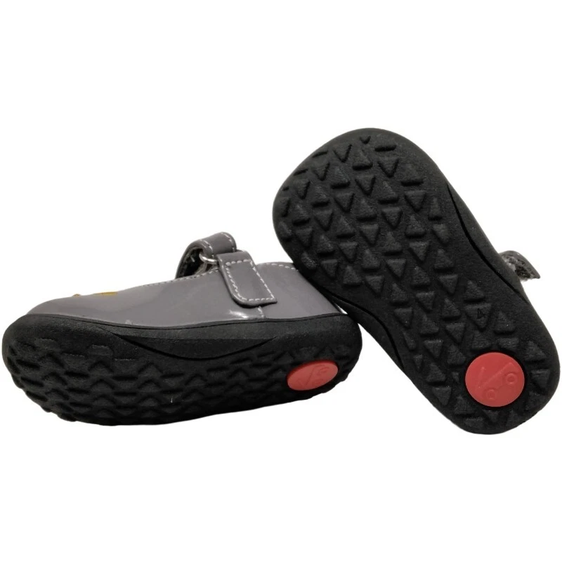 See Kai Run Mary Jane Ginny 女婴 4 码休闲凉鞋灰色和 Mutlicolor — 第 2/3 张图片