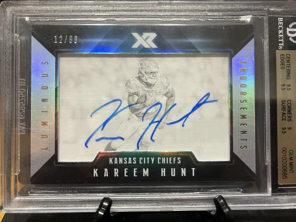 2017 Panini XR - Luminous Endorsements #LE-KH Kareem Hunt 12/99 (AU, RC) - Image 2 of 3