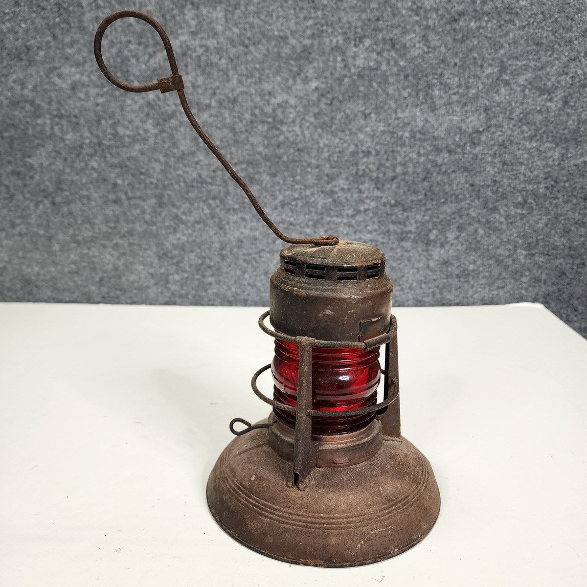 Vintage Embury Manufacturing Co. No. 40 Red Traffic Gard