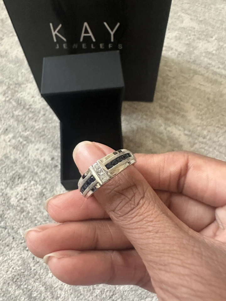 Impresionante alianza de boda de compromiso de platino con diamantes y zafiros azules para hombre talla 10 Foto 2 de 4