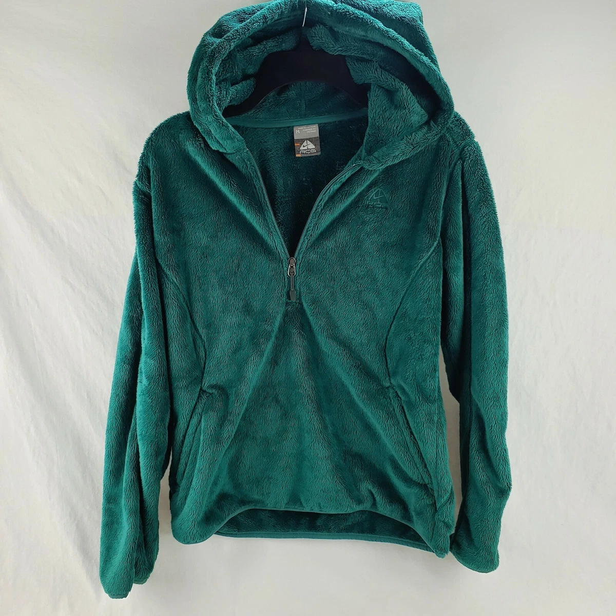 Nike fuzzy pullover hot sale