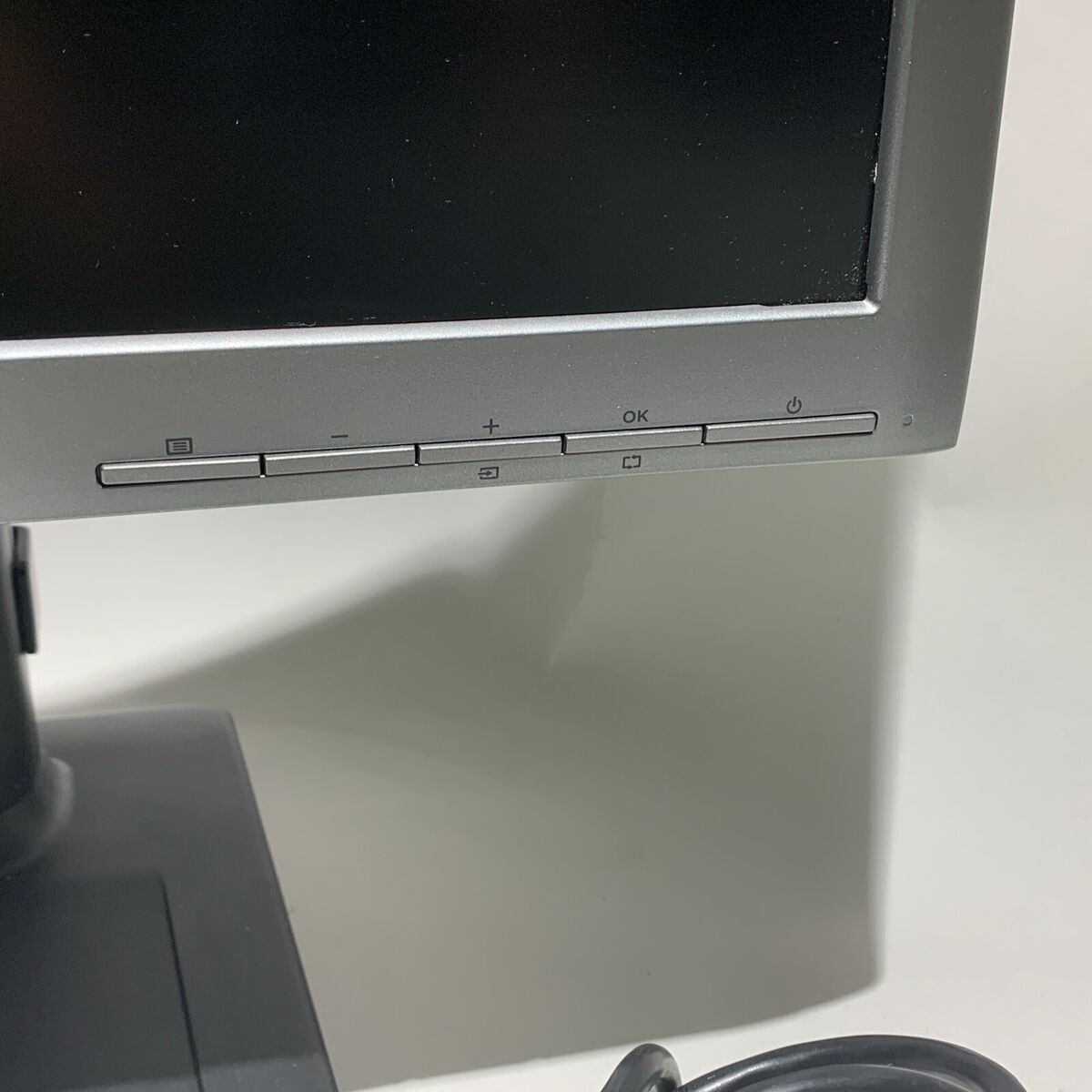 HP E190i IPS Display 19 HP E190i IPS Display 19