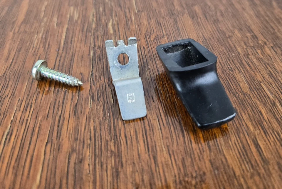 MONTAJE GANCHO ABRIGO NEGRO USADO ORIGINAL PORSCHE 911 912 914 914-6 930 Foto 2 de 2