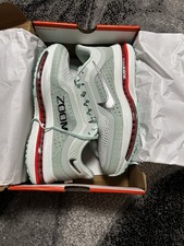 Nike Air Zoom Pegasus Laufschuhe Sneaker, Größe 43