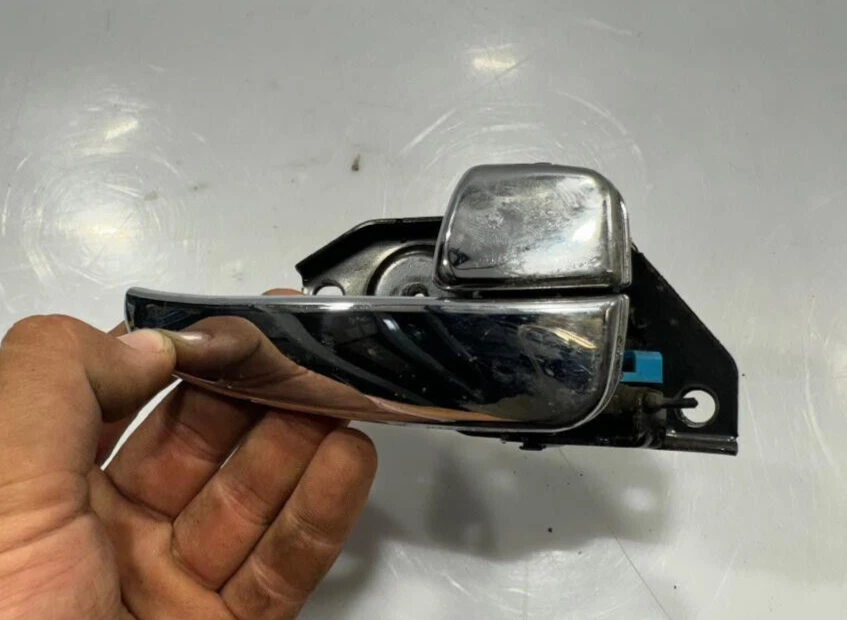 Hyundai Sonata 2005 manija de puerta interior delantera derecha pieza original OEM Foto 3 de 4