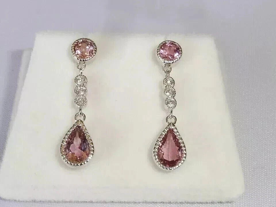 Женские серьги-подвески с грушевидным искусственным розовым сапфиром покрытие белым золотом 14 карат - Изображение 3 из 4