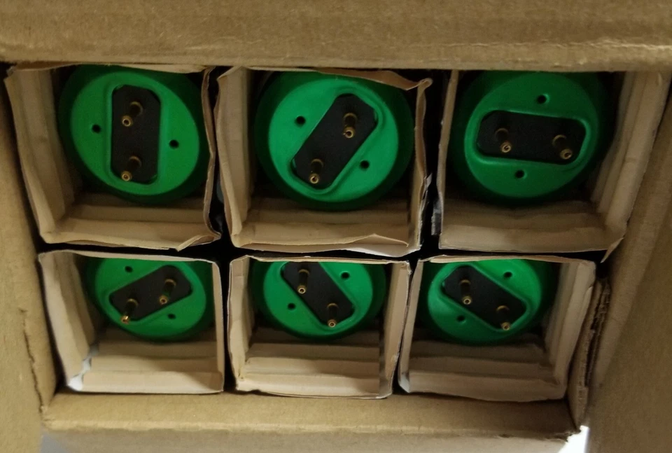 NEW BOX OF 6 PHILIPS COOL WHITE PLUS ALTO F20T12 20-WATT 24 INCH LIGHT BULBS - Image 3 of 4