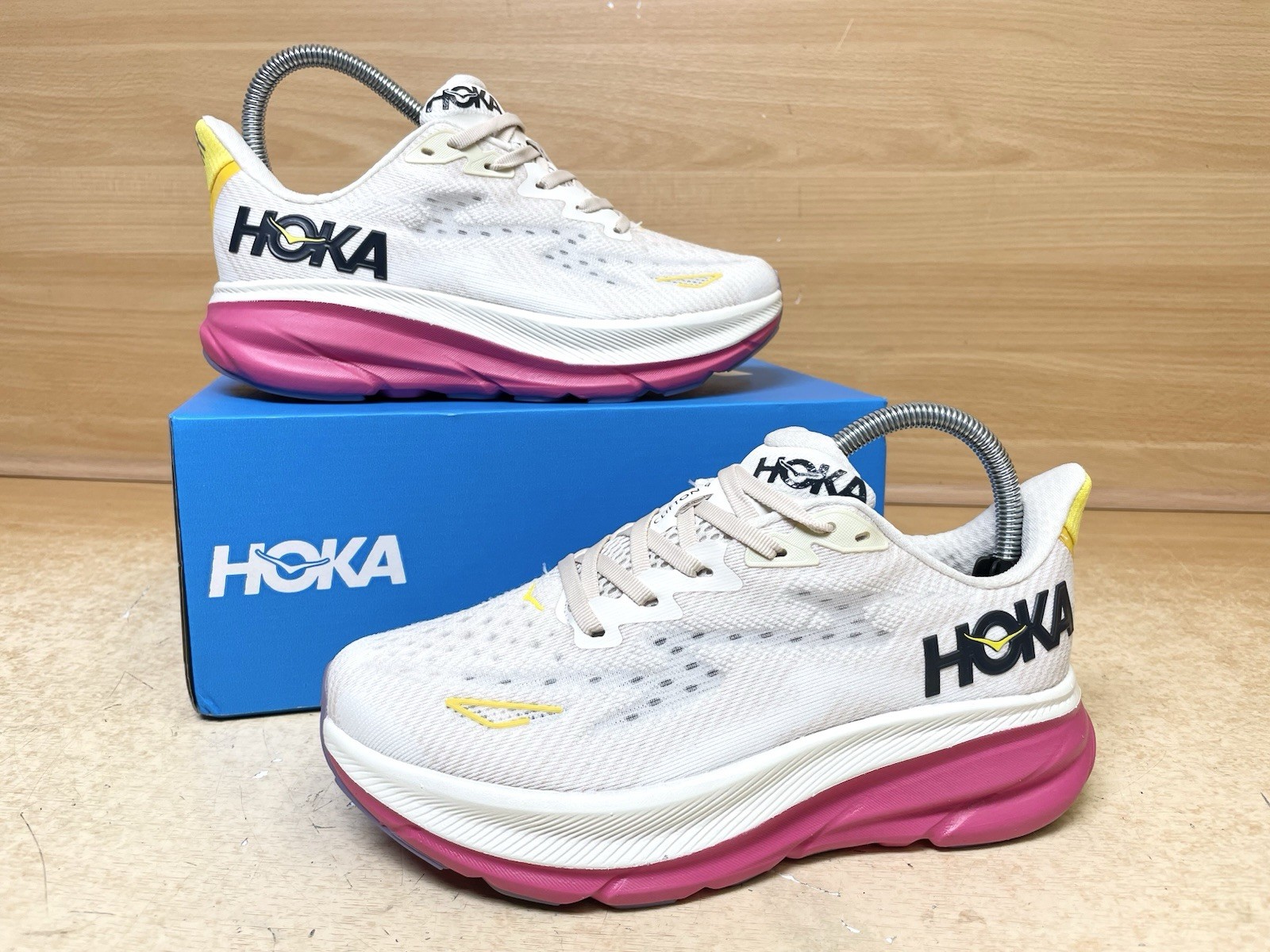Hoka Clifton 9 Entrenadores para Correr Ponche de Huevo Blanco De Blanc Rosa Talla UK 5 Mujer’s