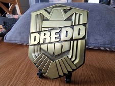 Judge Dredd metal badge with stand - zbox exclusive
